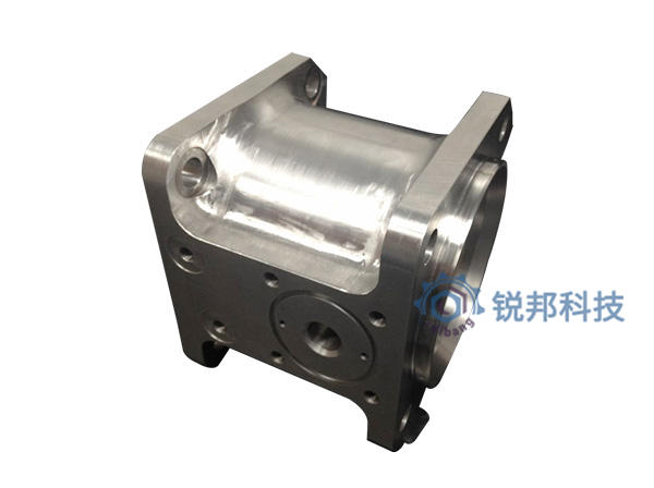 CNC加工中心應(yīng)該怎樣保養(yǎng)？